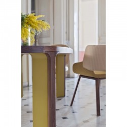 ACRO-BAT 002 τραπέζι τραπεζαρίας σε σύγχρονο χώρο